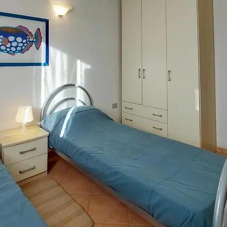 Residenziale Trilocale Aresula Apartmán *