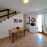 Residenziale Trilocale Aresula Lägenhet *